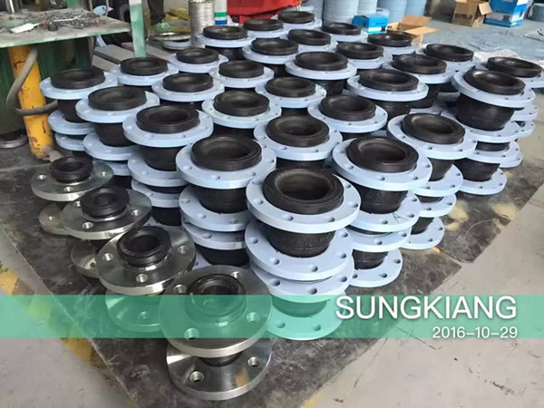 上海淞江橡膠接頭“月底發(fā)貨”