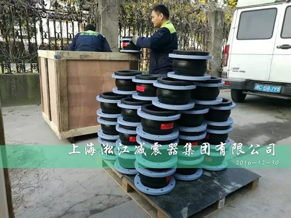 石碣鎮更換排污管道淞江橡膠接頭大力支持