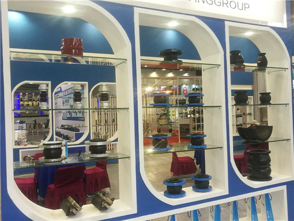 雙龍廣場給水管道DN80,DN40PN16,130mm橡膠軟接頭