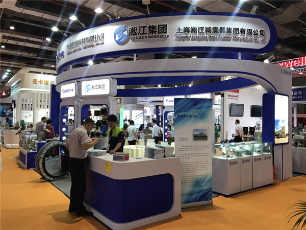 空壓機(jī)冷卻水管道上用的1.25寸和DN50-PN16的EPDM橡膠接頭