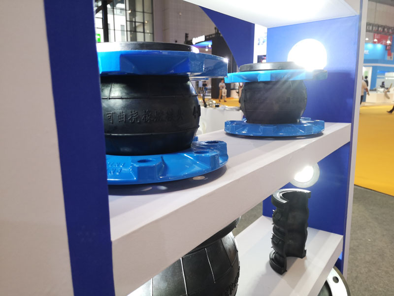 內江市道路工程KXT-1.6mpa/DN200法蘭橡膠伸縮接頭