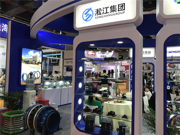 吸水管卡箍橡膠接頭，內徑100mm和114mm,長度200mm,壁厚：6mm